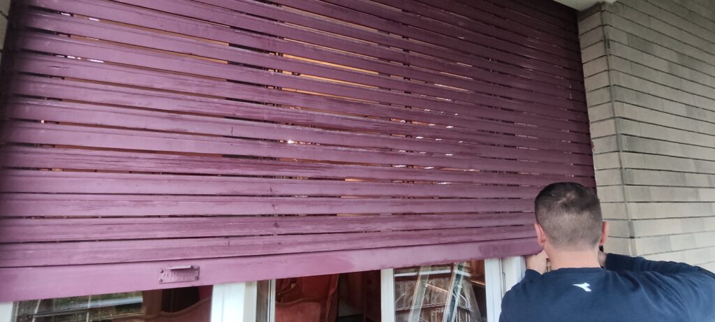 raddrizzare una tapparella